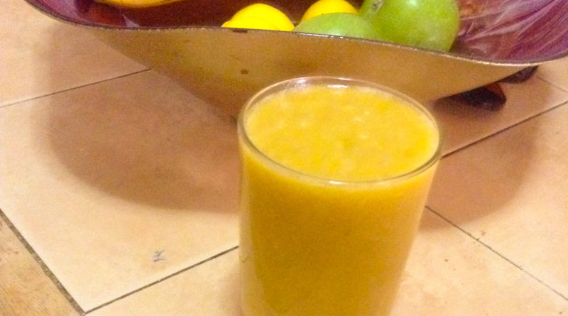 Mango Banana Tumeric Smoothie